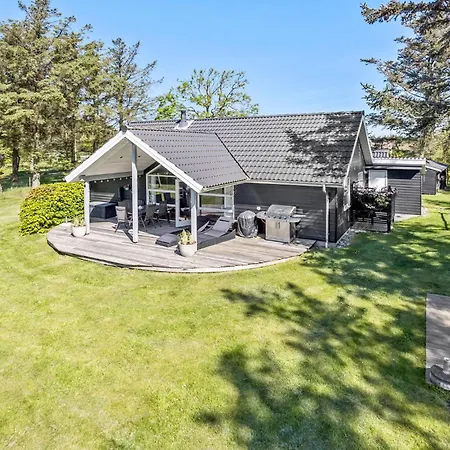 בית נופש 3 Bedroom Amazing In